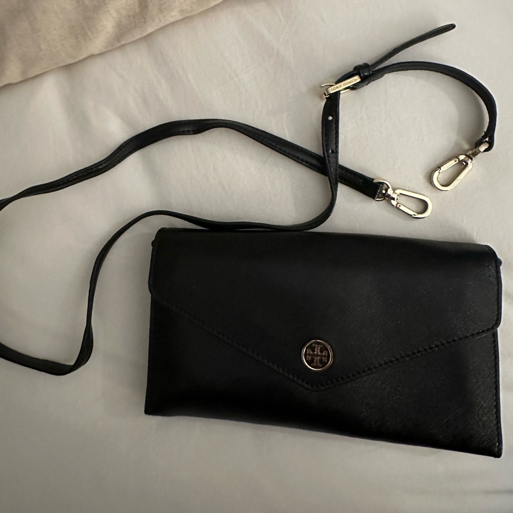 Tory Burch Robinson Envelope Crossbody/Clutch w Removable Passport Holder